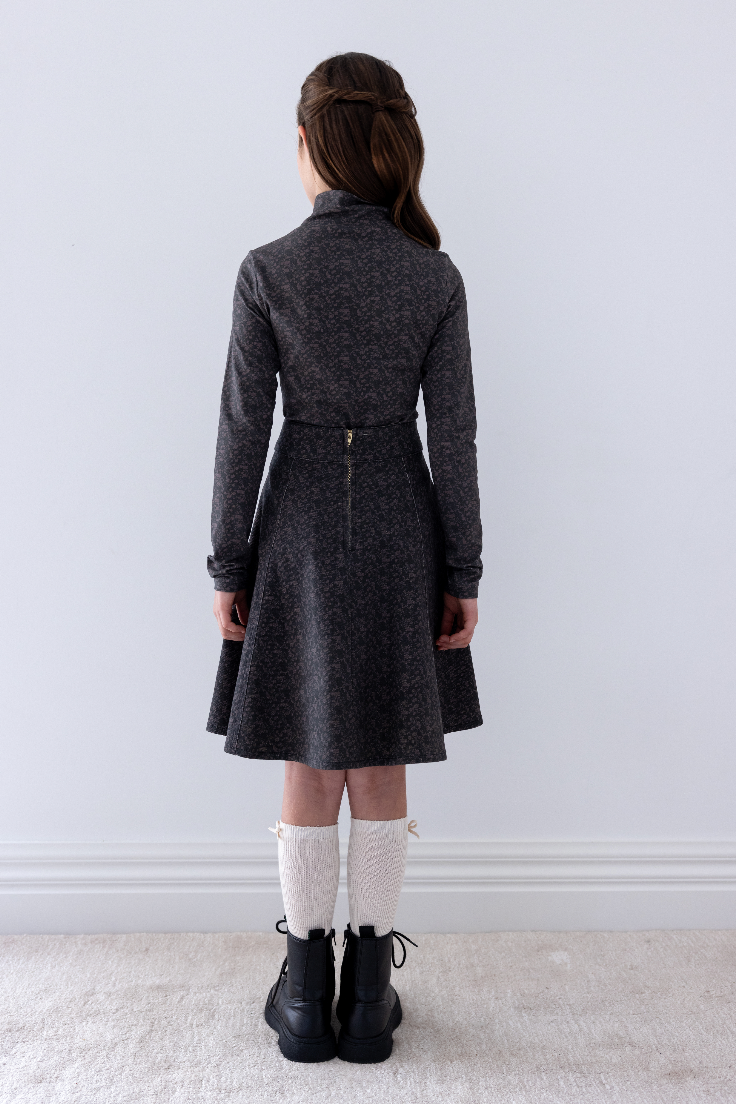 Steph The Label Vine Print Jersey Turtle Neck Top