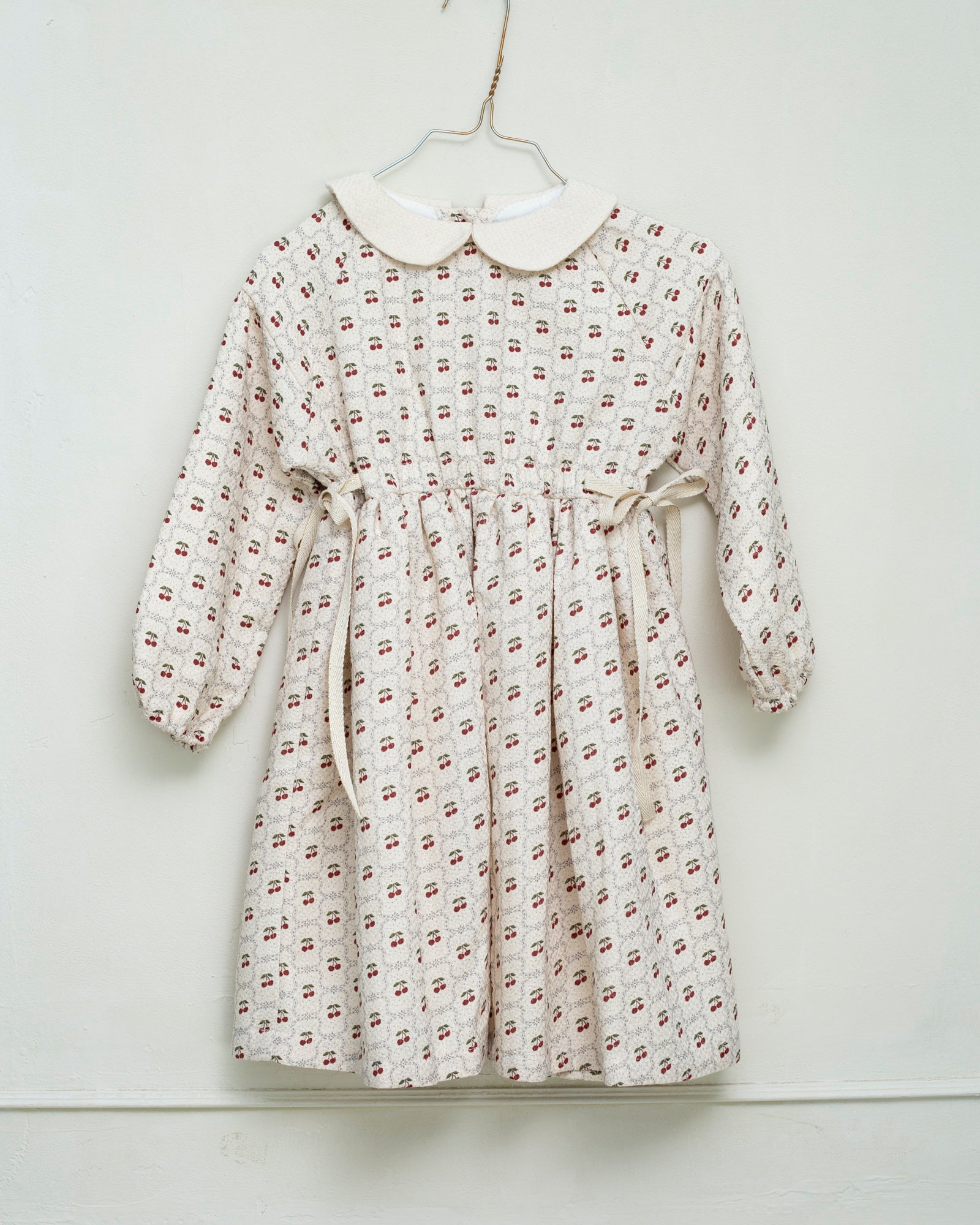 Cosmosophie Mona Guinda Dress