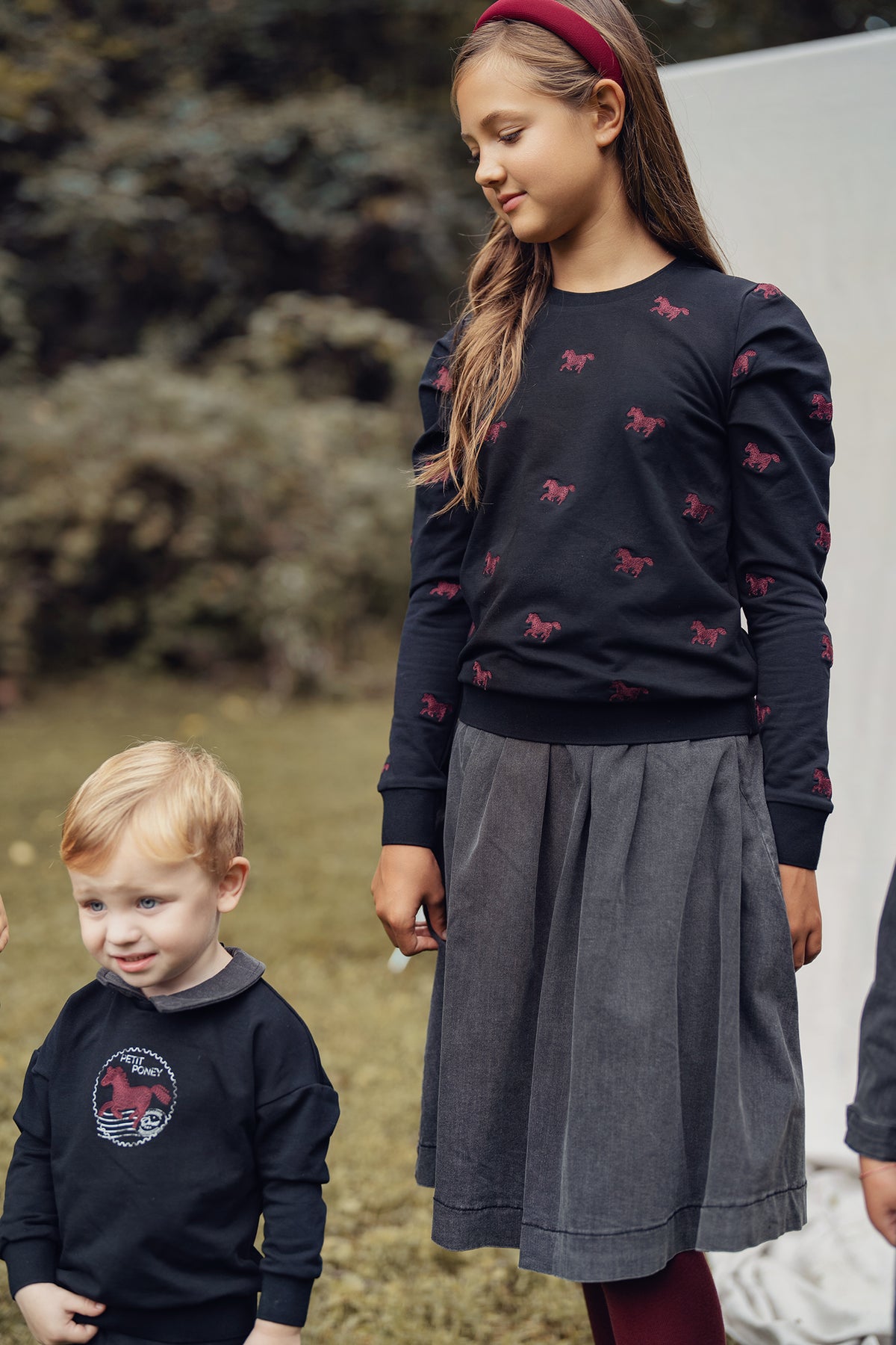 Duet Black Horse Soft Pleated Short Skirt