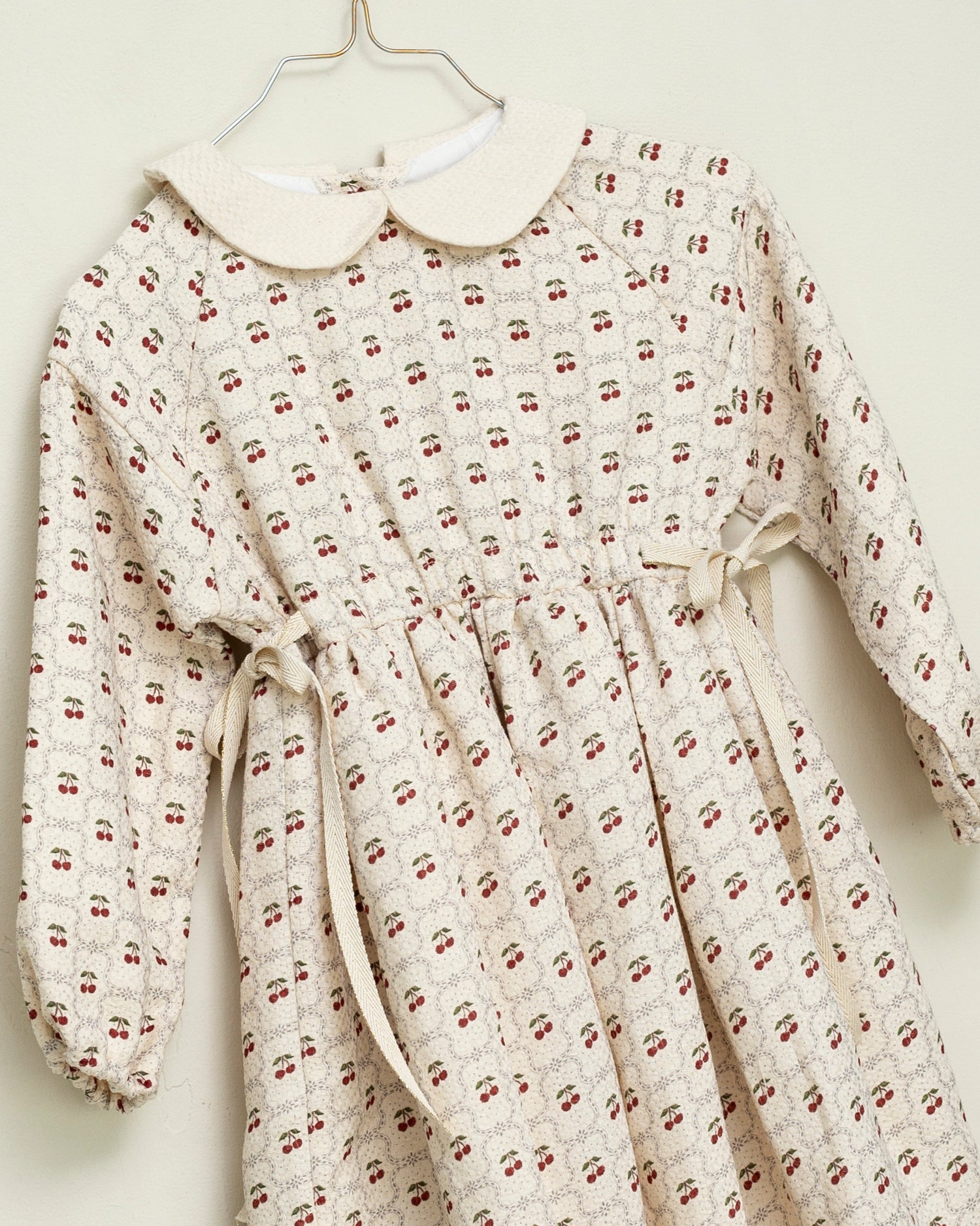 Cosmosophie Mona Guinda Dress